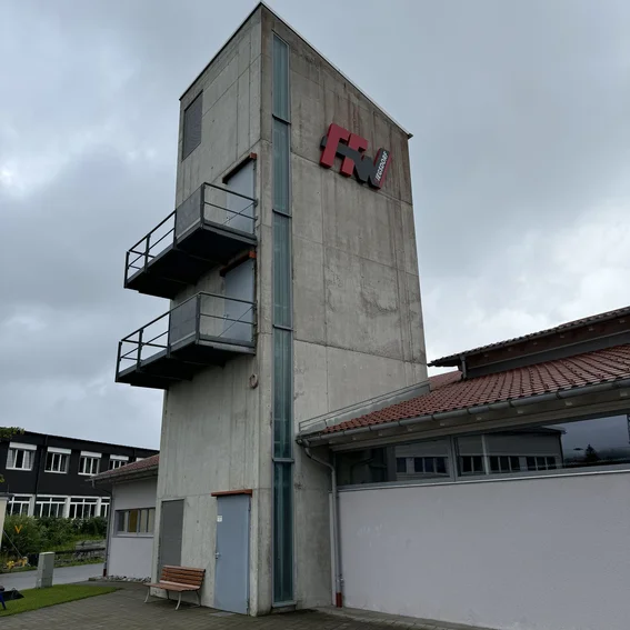 schlauchturm_aussen.JPG